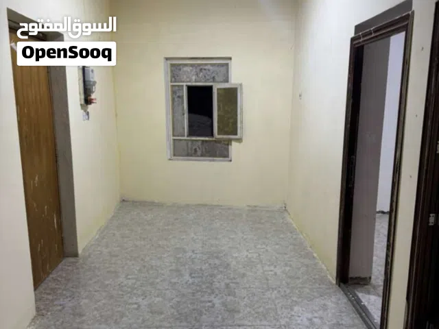 100 m2 2 Bedrooms Apartments for Rent in Basra Mnawi Basha