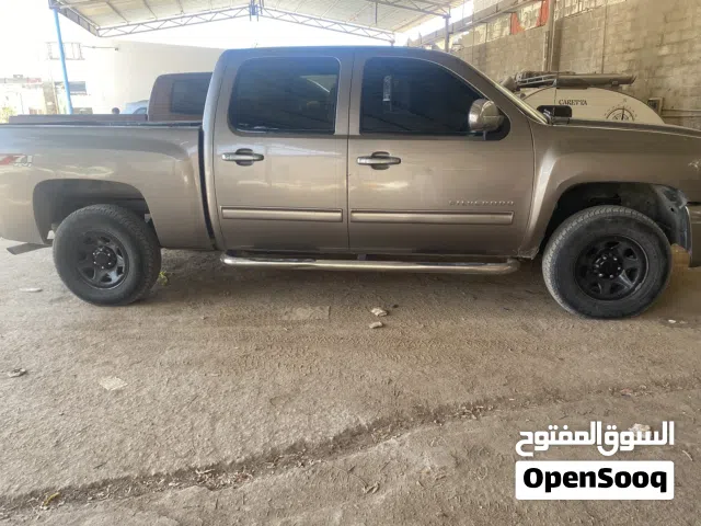 2012 شيفروليه سلفرادو 1500 LT