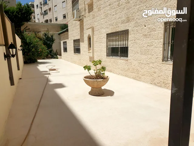 220 m2 3 Bedrooms Apartments for Rent in Amman Al Rabiah