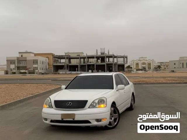 لكزس LS 430 موديل 2002 لون أبيض جاهزة للبيع مع مواصفات يابانية وميزات متطورة