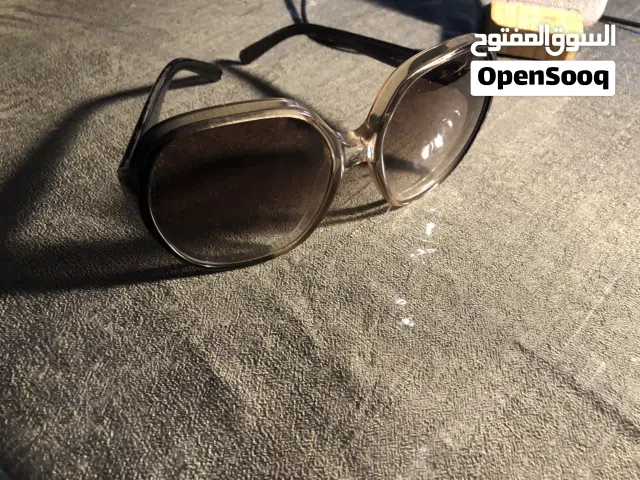 للبيع: نظارة شمسية أصيلة الباركود موجود من ماركة Chloé العالمية قطعة تحفة
