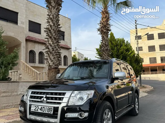 ميتسوبيشي باجيرو موديل 2015 وارد الشركة أعلى صنف بحالة ممتازة جداً للبيع