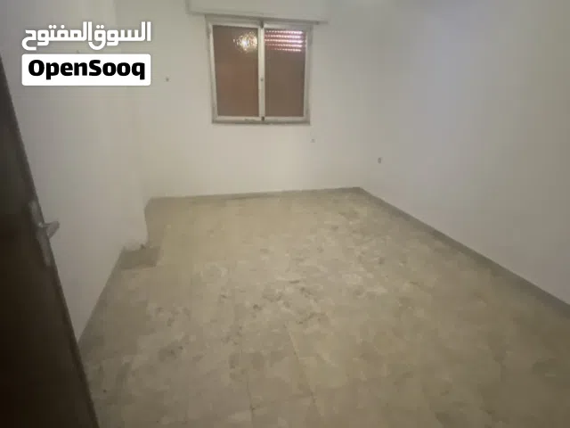 شقة أرضية للإيجار في زاوية الدهماني بالقرب من الفوانيس
