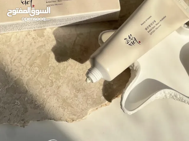 واقي الشمس الكوري الأصلي مناسب للجنسين ولا يترك طبقه بيضاء عضوي خفيف الوزن كريمي مناسب لجميع البشرات