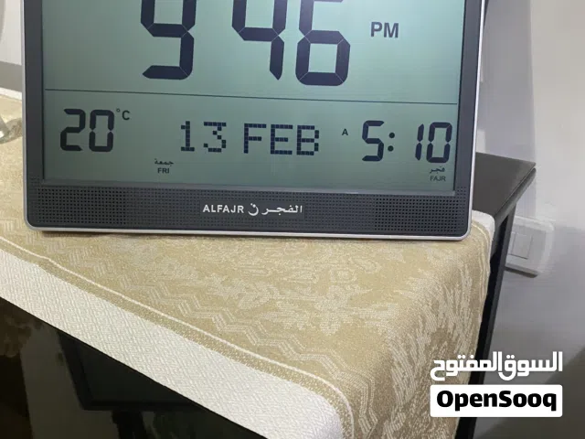 ساعة مع مؤذن بجميع الأصوات ووقت وتاريخ ودرجة الحرارة
