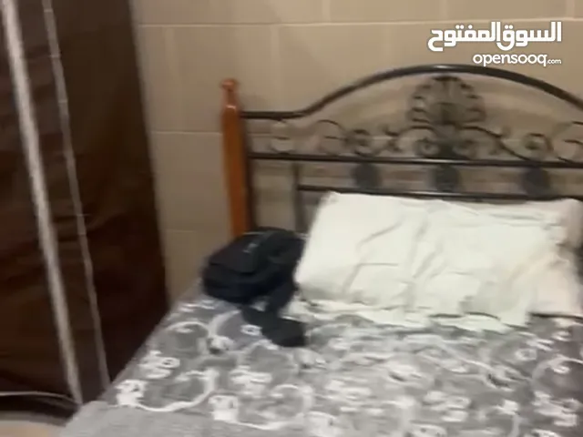 غرفه عزاب  ومطبخ وحمام مفروشه مشاركه مع مصري لمدة3 شهور فقط