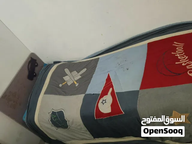 تختين خشب وكمدينه