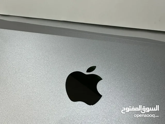 ماك بوك آير 2018 شبه جديد مستخدم استخدام نظيف تم ذكر الموصفات في الصور المرفقه