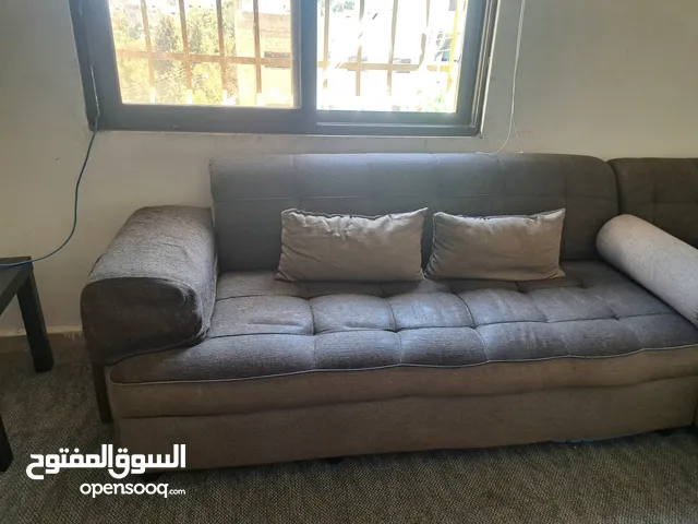 طقم كنب بحالة جيدة جيدا للبيع