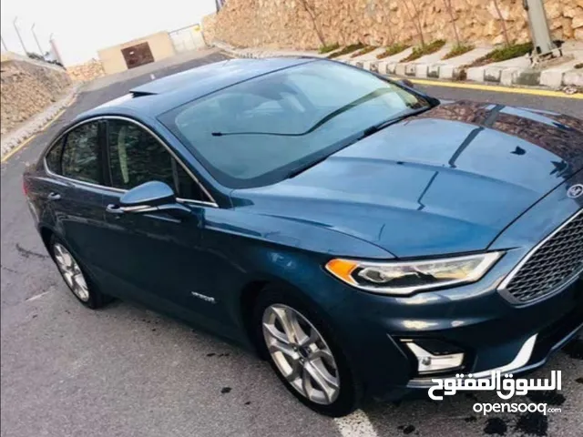 Sedan Ford in Amman