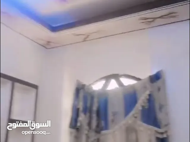 عندي غرفه عزابي واحتاج طالب يشاركني فيها