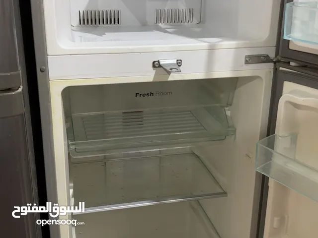 ثلاجه نظيفه للبيع