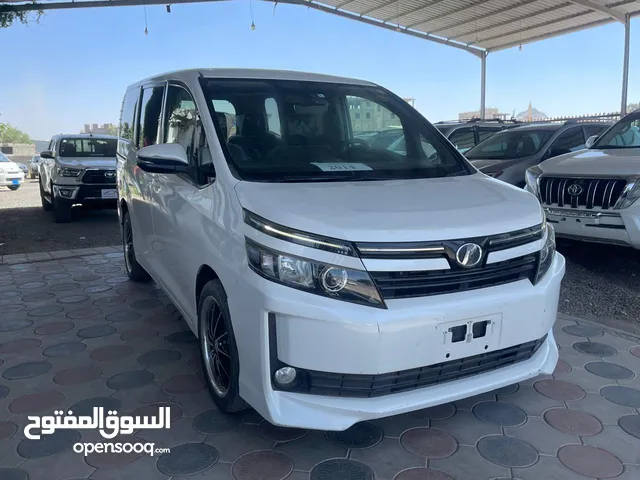 تويوتا فوكسي 2014  TOYOTA VOXY