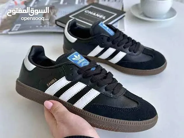 كوتشي سامبا اسود