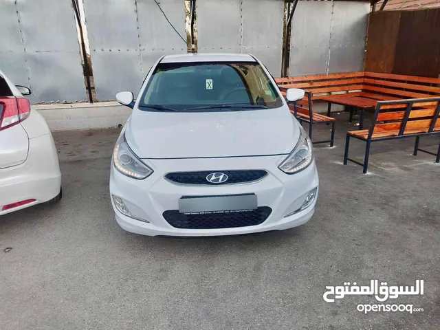هيونداي  أكسنت،   2018 ترخيص 2018 بنزين فل إضافات ماعدا فتحة سقف