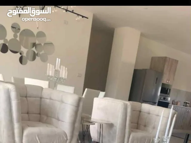 صالون للبيع