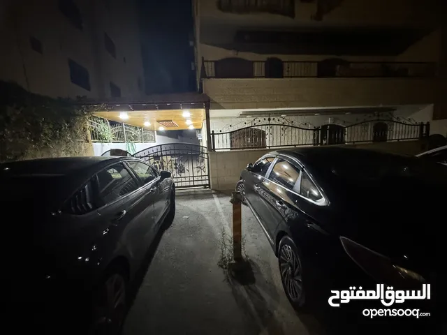 شقه البيع مساحه كبيره مع ترس خلف بوليود