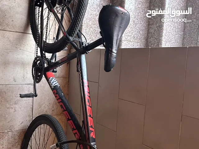 بسكليتين بحالة جيدة واحد ألمنيوم وواحد حديد