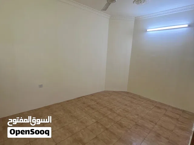 Flats 2 bedrooms for Rent in Muharraq شقق للايجار في المحرق - فريج المعامرة