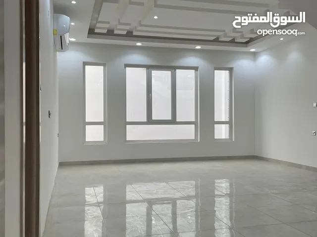 478m2 4 Bedrooms Villa for Sale in Muscat Al Khoud
