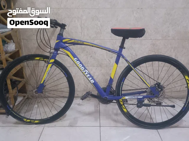 This is a good bike.The price is 300, if anyone wants to take it, I will give it in lesso