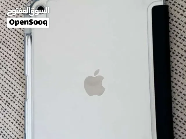 Apple iPad 128 GB in Al Sharqiya