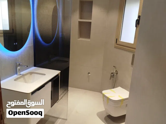 سباك مصري في طرابلس