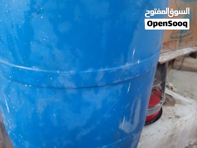برميل لون ازرق بلاستك  مع حنفيه استعمال للبيت أو الشغل الحنفية نحاس اصلي وبرميل بلاستك سميك
