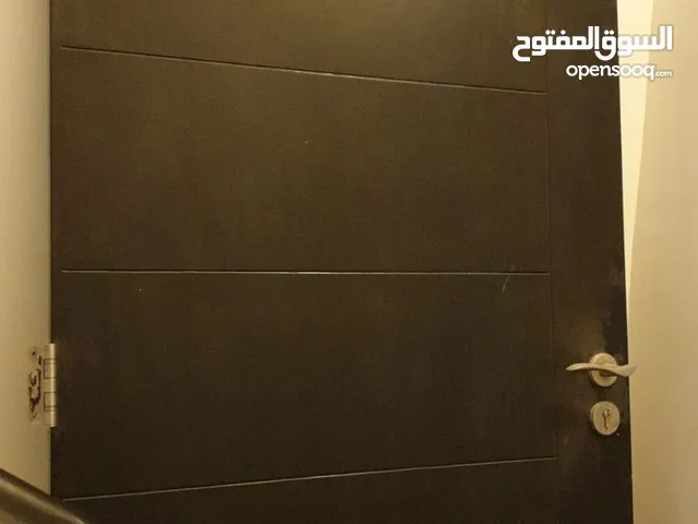 للبيع باب و تور حق الدرايش