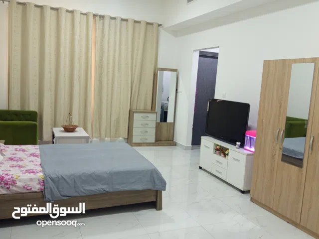 إستوديو بمطبخ منفصل و بلكونه لإيجار و بدون عموله