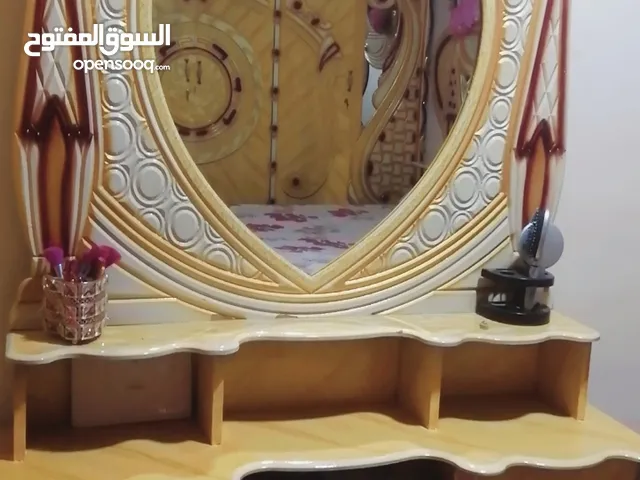 غرفة نوم عراقي  مستخدمه سنه وحده ونظيفه كلش