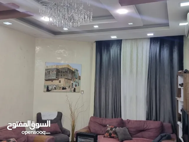 223m2 4 Bedrooms Townhouse for Sale in Basra Tahseneya