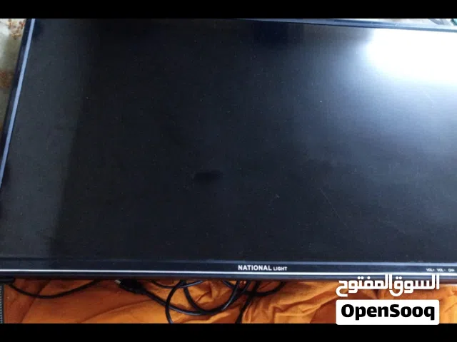 شاشة32 مع ريموت.... شبه جديد  للبيع ب 35