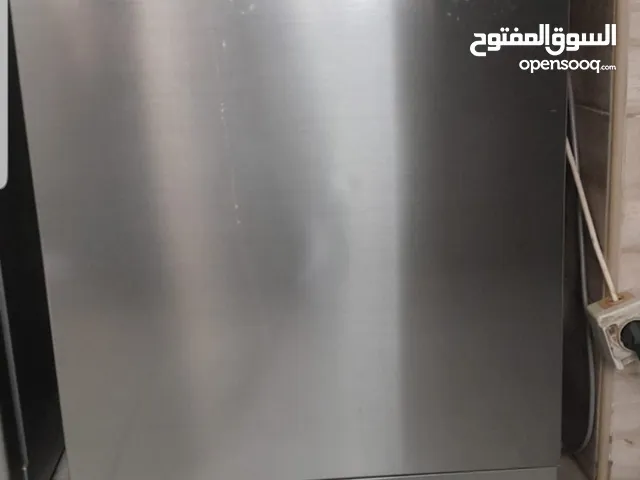 جلايةماركة Lg بحالة ممتازة غير مستعملة الا قليلا جدا