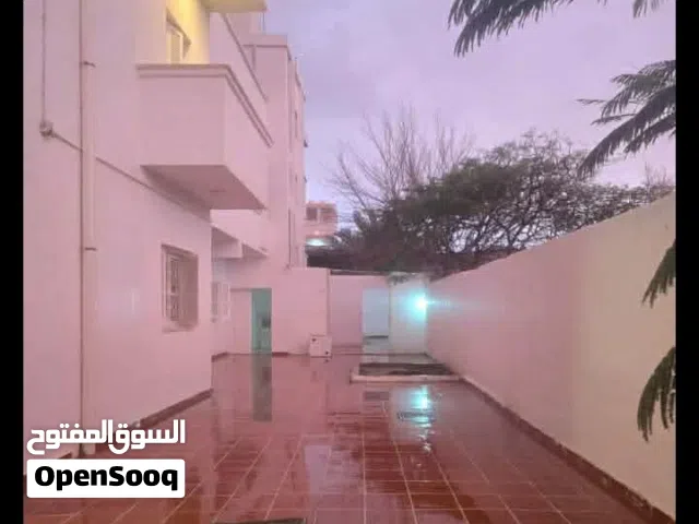 فيلا استثماريه للايجار طريق الشط