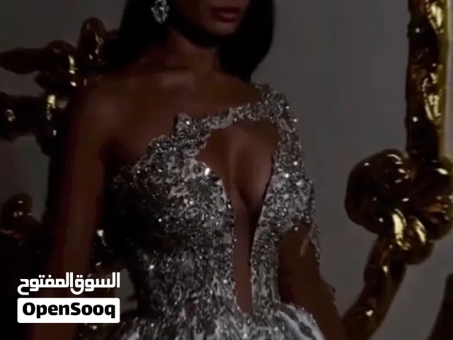 بدلة زفاف فخمه