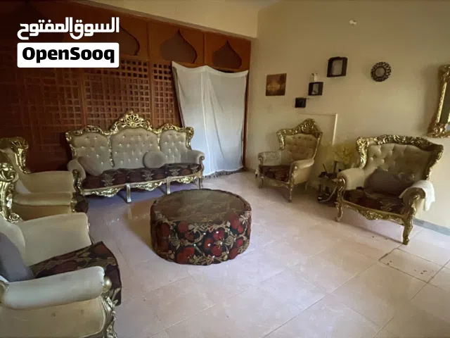 كراسي غرفة جلوس 7 اشخاص مع مرايا وطاوله