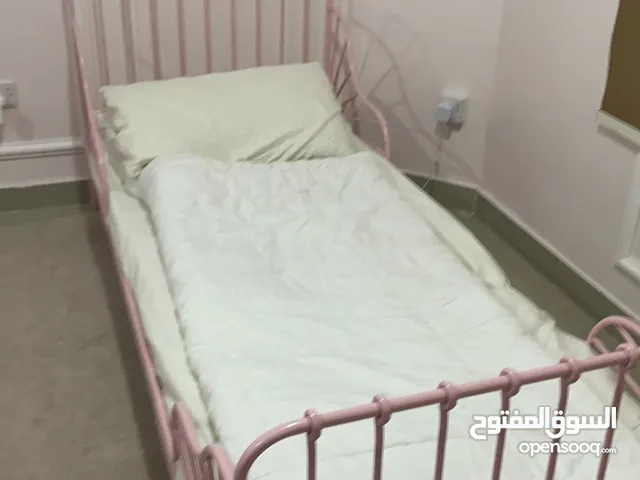سرير للاطفال من ايكيا