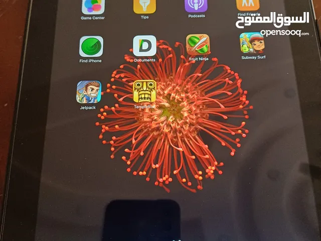 أيباد أبل الجيل الثالث نسخة السيم كارت - iPad 3rd Gen, Cellular model مع شاحن وكفر و شاشة حماية