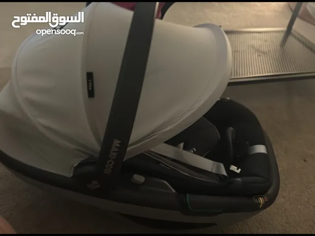 Maxi-Cosi Car Seat + 4moms MamaRoo + Bouncer – Great Condition