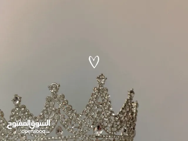 تاج عرايسي ، تاجك تبدّا به قصتك  تاجك هو شخصيتك و أناقتك ضيفي لمسه اطلالتك المميزه بأرتداء أجمل تاج