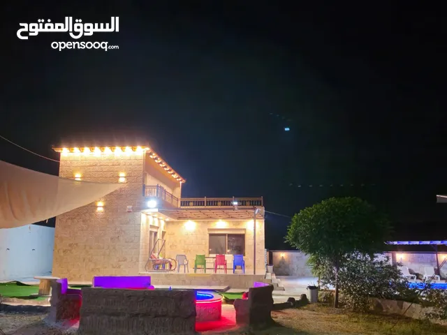 مزرعة وشالية مزرعه وشاليه مجهزه بل كامل مميزه الاستثمار بدخل ممتازسنوي نضام طاقه شمسيه اسوار مرتفعه