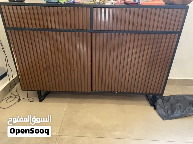 خزانه الطاوله نظيف جدا