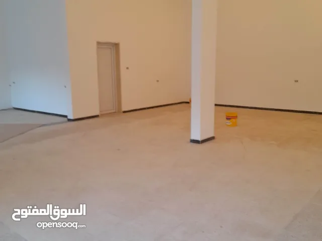 صالة/مخزن 125 م ش محطة البنزين جامع البر