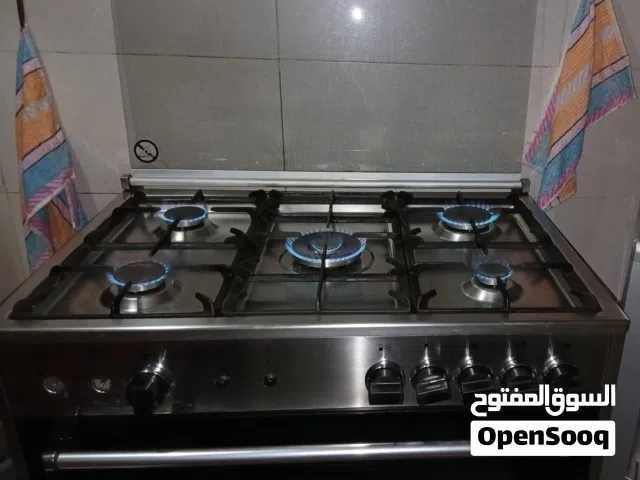 بوتاجاز ايطالى .ماركة لاجيرمانيا 5 شعلة..إشعال ذاتى..فرن..بحالة ممتازة ونظيفة.