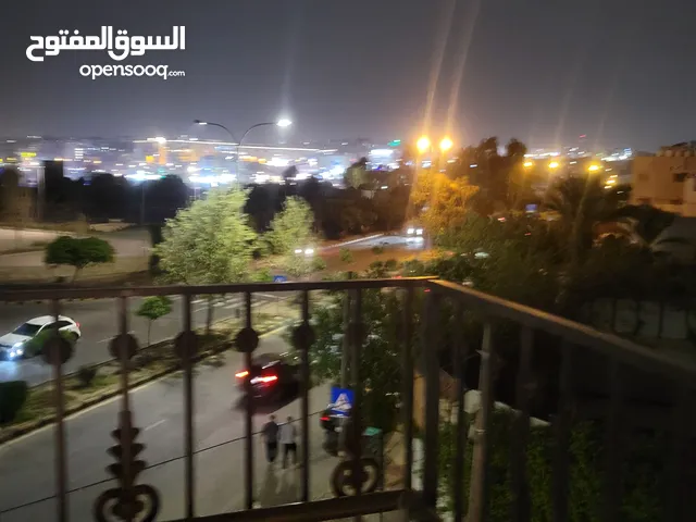 210 m2 3 Bedrooms Apartments for Rent in Amman Al Jandaweel