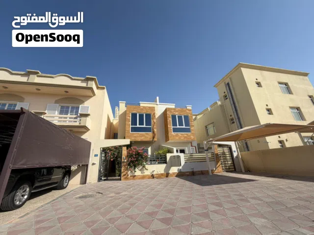 Luxurury villa 3+1 in qurum hights near levels cafe