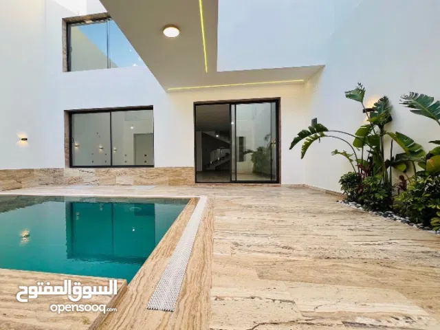 500 m2 More than 6 bedrooms Villa for Rent in Tripoli Al-Serraj