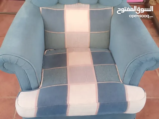 طقمين كنب بحاله جيدة للبيع بداعي السفر...مرج الحمام طقمين مختلفين