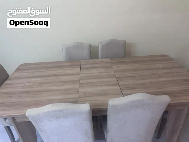 طاوله طعام للبيع  والجاد يتفضل ما بنقصر معه
